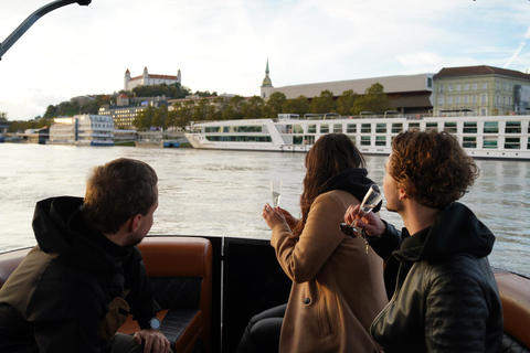 Bratislava: Private Danube River Cruise with Drinks