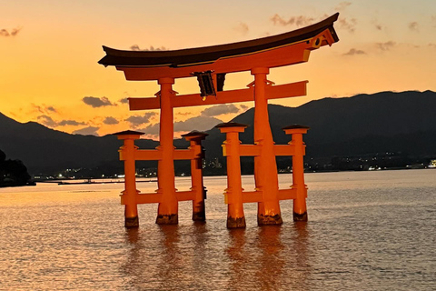 Hiroshima & Miyajima Island: Small Group Full-Day Sightseeing Tour