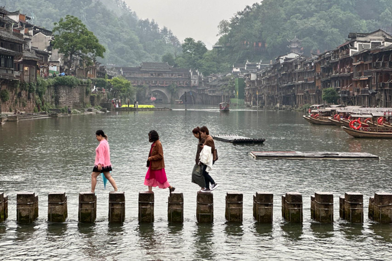 Guilin to Zhangjiajie 5D4N Private TourWith the Self-Guided Tour