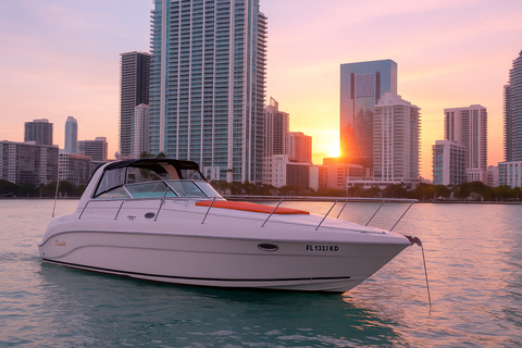 Miami: Private Yacht Cruise with Captain and Soft Drinks