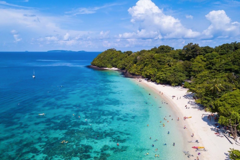 Phuket : croisière privée en hors-bord sur l'île de corailPhuket: location de hors-bord privé sur l'île de corail avec guide