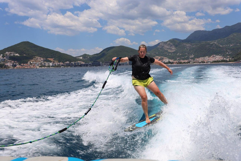 Budva: Wakesurfing guided experience on Axis A24 Towboat
