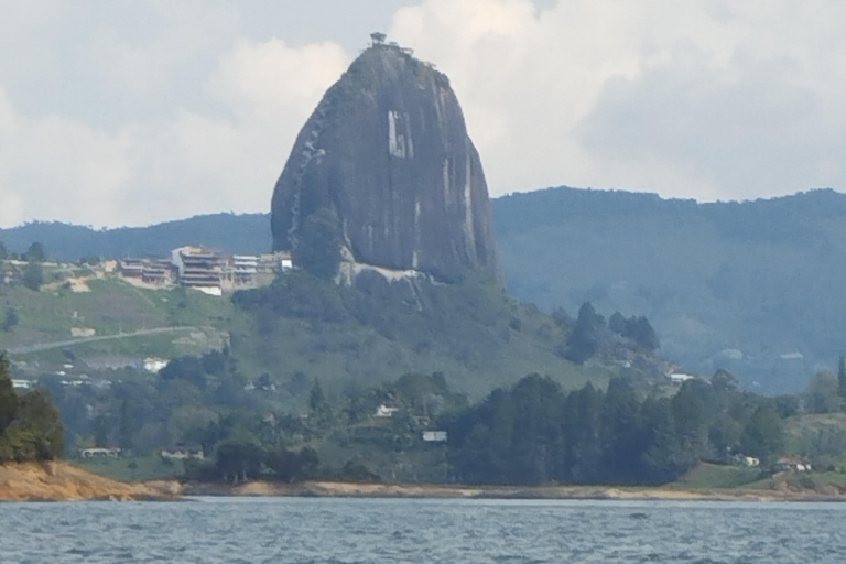 Private Guatapé & El Peñol Day Trip - English Speaking