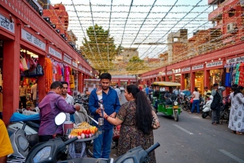 Cultuurwandel- en foodtour met gids in Jaipur.wandeltocht met gids in Jaipur met bloemenmarkt