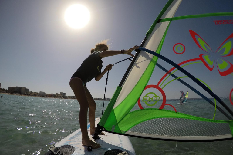 Palma de Mallorca: lección de iniciación de windsurf de 2 horas