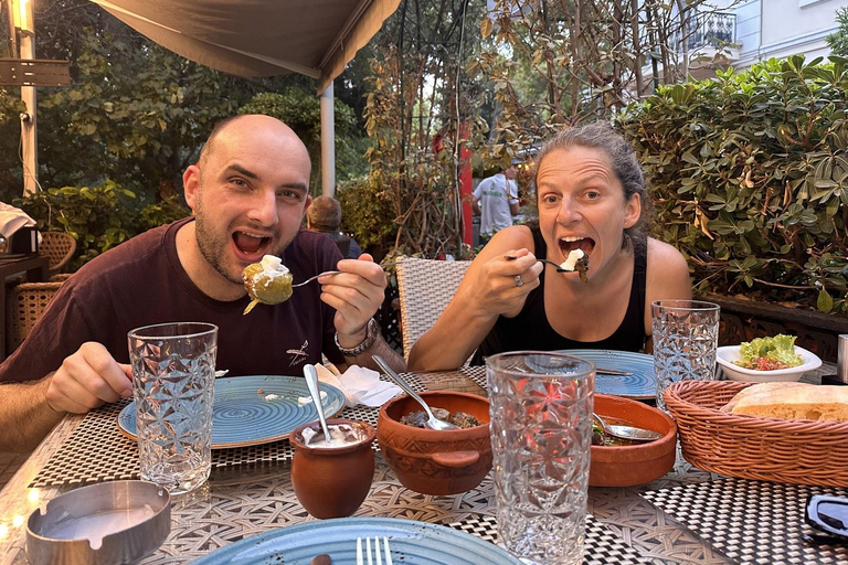 Le goût de l&#039;Azerbaïdjan : visite gastronomique avec collations et dînervisite en petit groupe