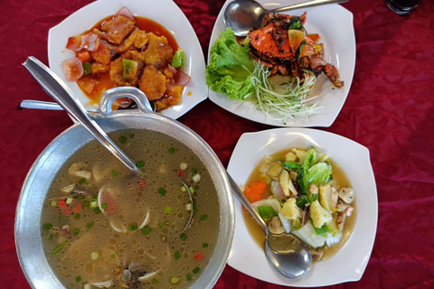 Kuala Lumpur: Kanching Falls, Eagle Feeding & Fireflies Tour Private Tour