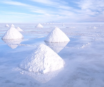 From La Paz: 4-Day Uyuni Salt Flats and Atacama Tour