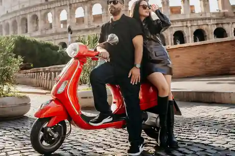 Vespa Scooter Tour "Rome as a Local"