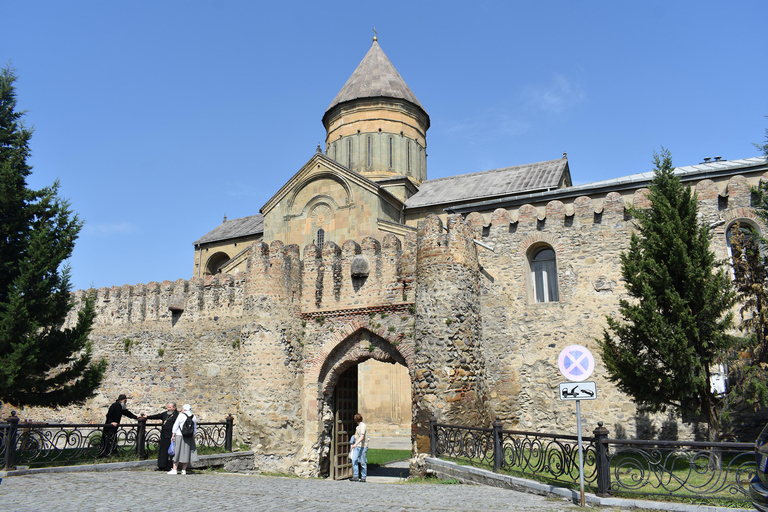 Tbilisi: 4-Day Georgia and Armenia Tour with Guide