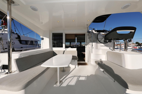 Limassol: Luxury Private Cruises with Catamaran Lagoon 40 Limassol: Luxury Private Half-Day Catamaran Cruise