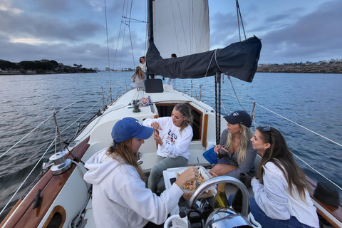 لوس أنجلوس: الإبحار عند غروب الشمس مع الموسيقى