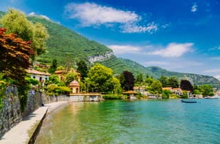 Ab Nizza: Geführte Besichtigung von Dolceacqua, Comer See, Mailand