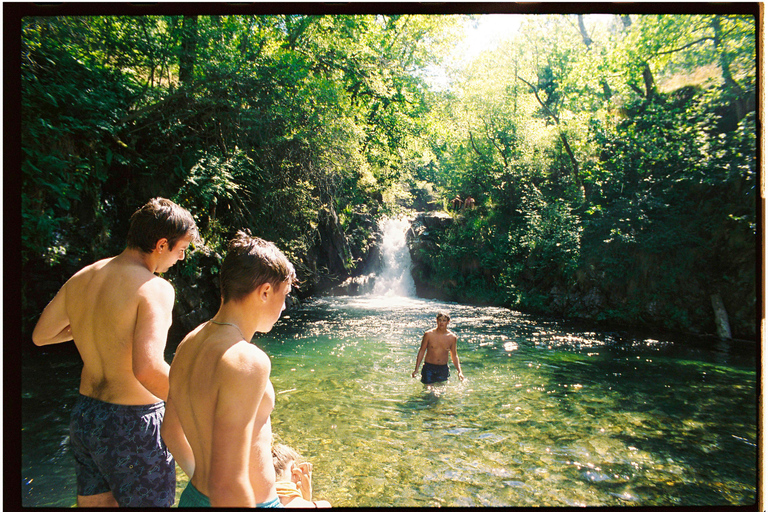 Girona: Horseback Ride with Picnic and Waterfall Stops
