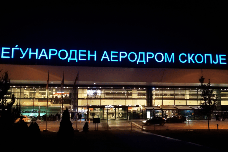 Translado de ida e volta de táxi do aeroporto de Skopje