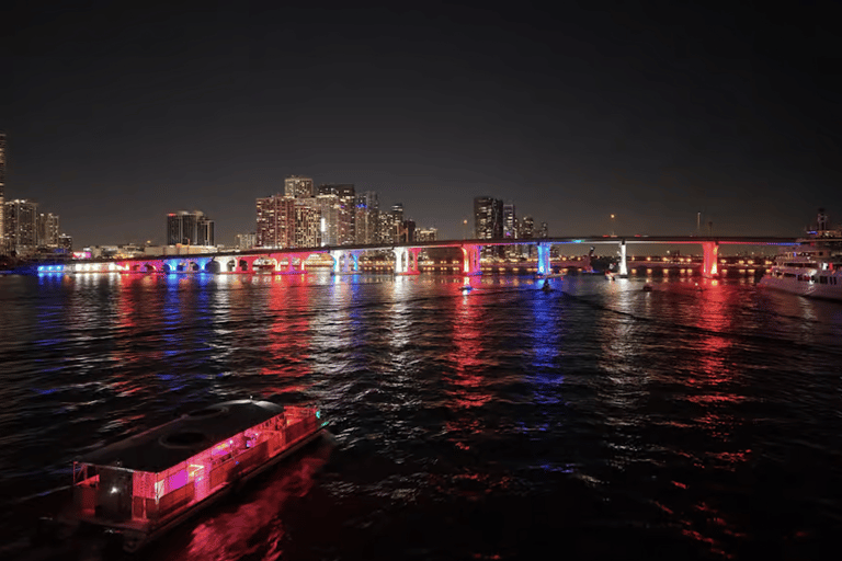 Miami: 4th of July Fireworks Cruise on Biscayne Bay