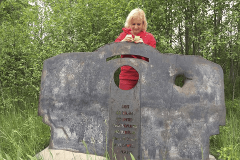 Riga: Geocaching Tour with Local Guide and Transport