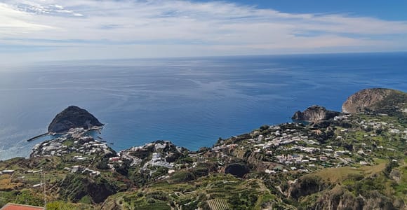 Exclusive tour of the island of Ischia by minivan