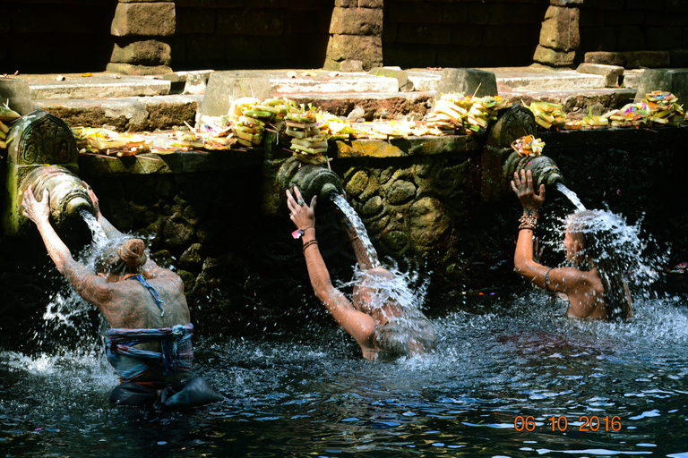 Tirta Empul : Balinese Home & Sacred Melukat Purification