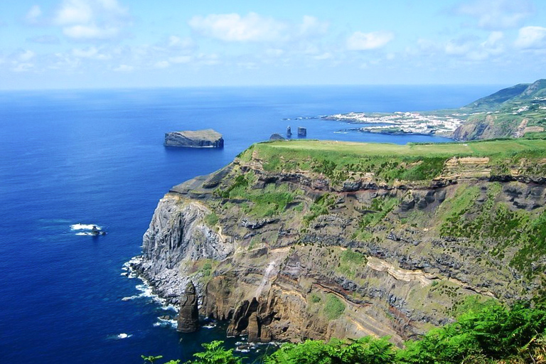 Excursión de un día a Sete Cidades Azores en 4x4 desde Ponta DelgadaTour privado de 4x4 días a Sete Cidades Azores