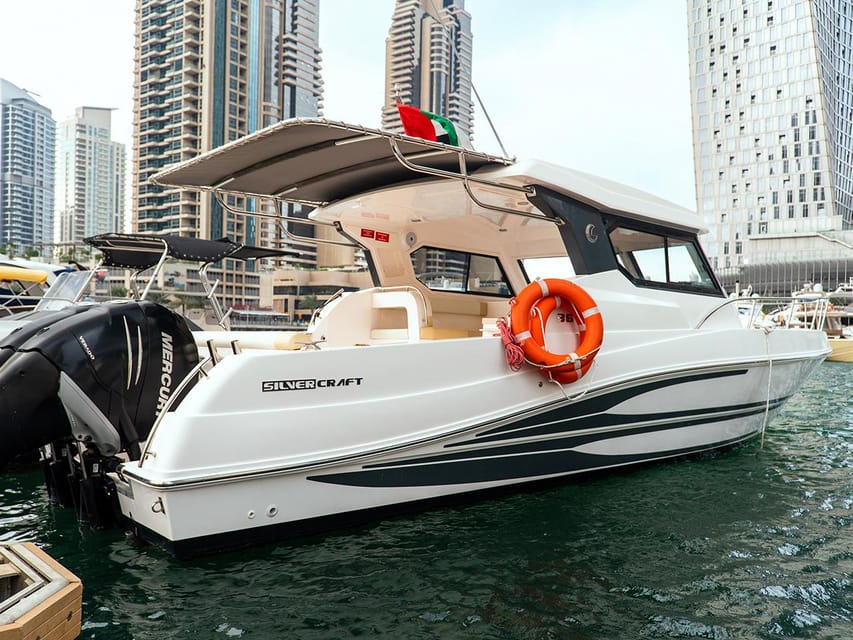 Dubai: Marina Yacht Party with BBQ, Unlimited Drinks and DJ