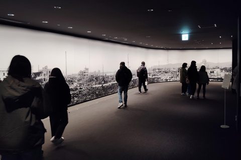 Hiroshima: 5.5-Hour Highlights Tour with Professional guide