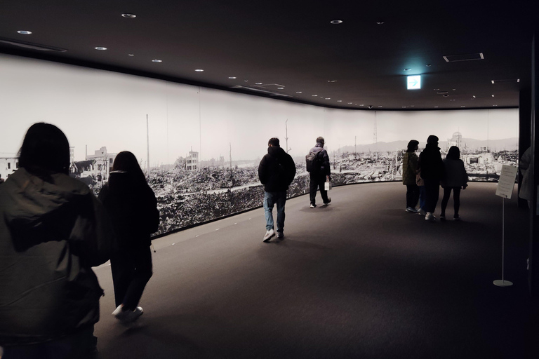 Hiroshima: 5.5-Hour Highlights Tour with Professional guide