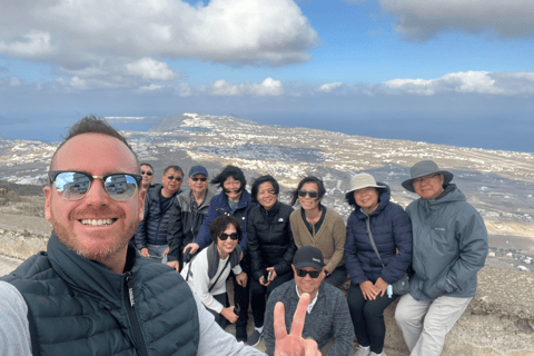 Santorini: From Reel to Real – Private Tour of Hidden Gems Santorin : visite privée en français – joyaux cachés