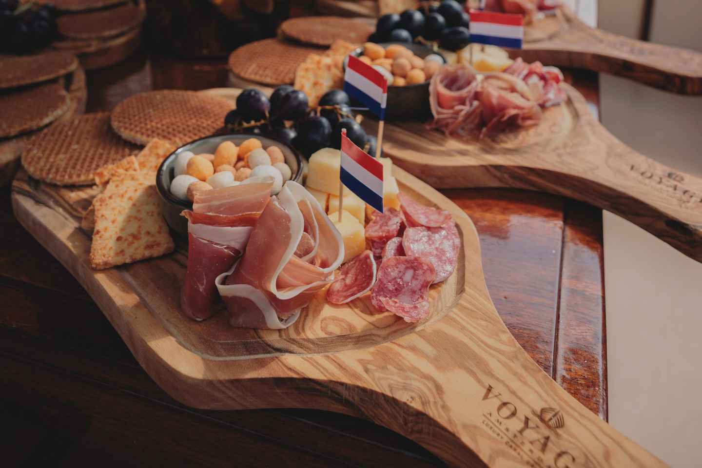 阿姆斯特丹2小时游船含荷兰美食饮品