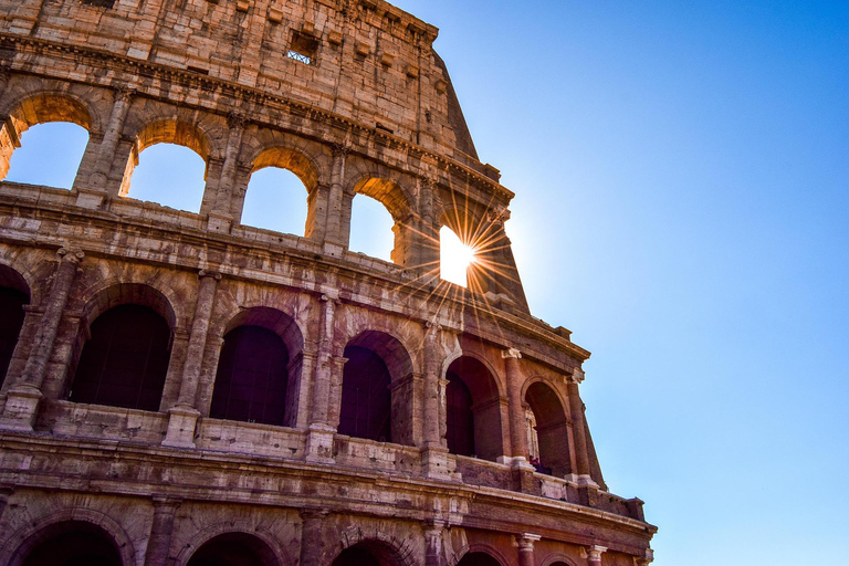 Rome: Colosseum Guided Tour with Roman Forum Entry