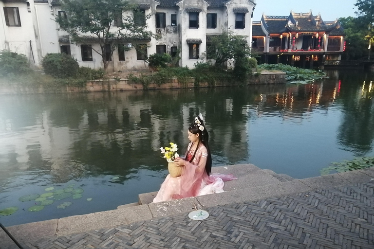 2 hours&#039; ancient watertown experience in Fengjing and Xitang