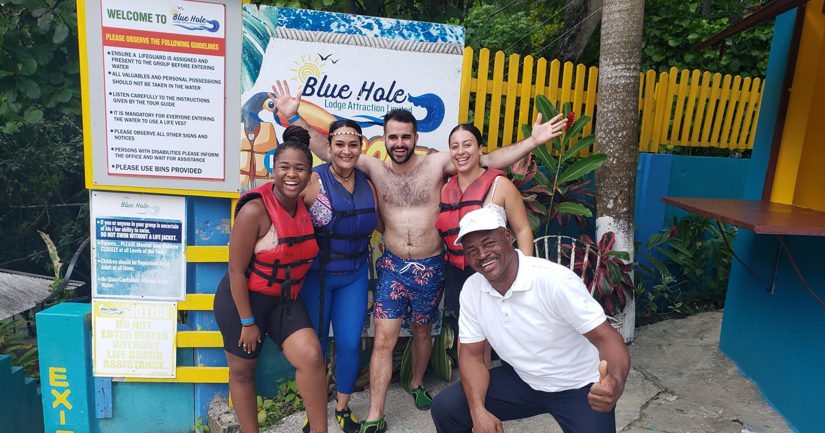 Au départ d'Ocho Rios : cascade secrète Blue Hole et visite des sites ...