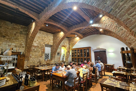 From Rome: Tuscany, Montepulciano Tour with Wine & Lunch English Tour Option