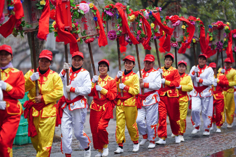 Guilin: Li River Craftsman Village Tour & Feast