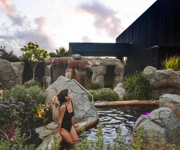 Warrnambool: Deep Blue Hot Springs Entry Ticket