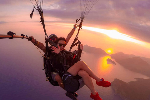 Fethiye: Babadağ Tandem Paragliding Experience over Ölüdeniz