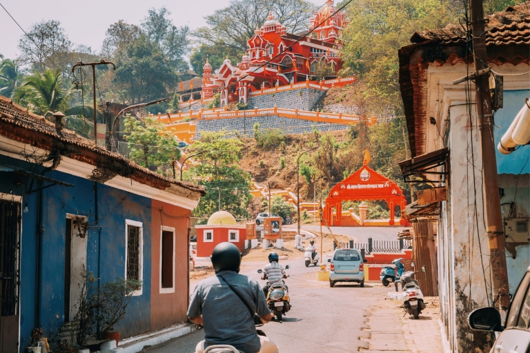Spiritualität von Goa mit Dudhsagar Fall Tagestour mit einem Auto