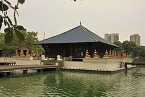 Colombo: Gangaramaya Temple and City Highlights Tour