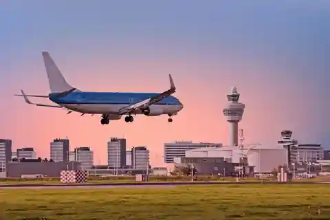 Amsterdam: Lot z przesiadką Wycieczka prywatna z przewodnikiem (3h lub 5h)