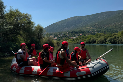 موستار: مغامرة التجديف في نهر نيريتفا