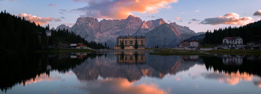 Au départ de Venise : Excursion d'une journée dans les Dolomites et les collines du Prosecco avec du vin