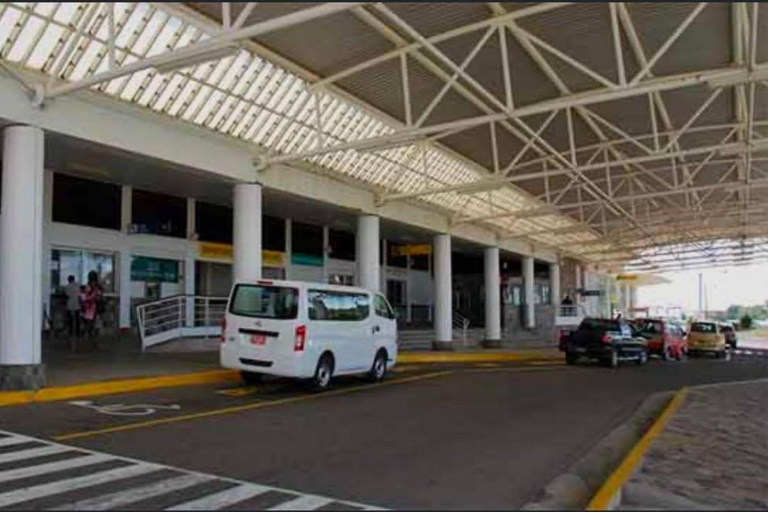 St. Kitts: Basseterre Shopping Beach and Airport Transfer