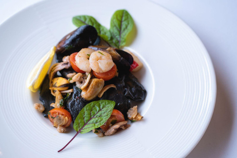 Poznań: Wine Tasting and Dinner in the Heart of Poznań