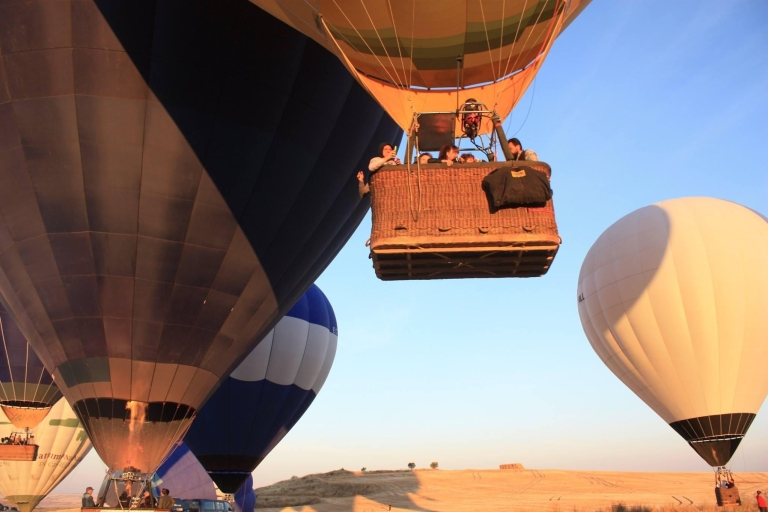Vanuit Madrid: P14 heteluchtballon boven Segovia met transfer