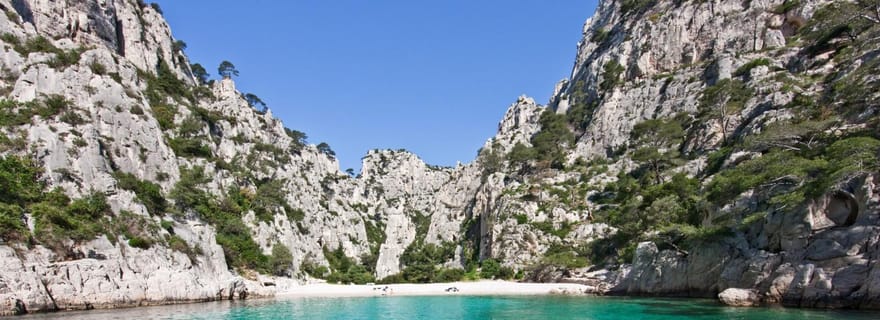 La Ciotat : tour en bateau le matin dans les calanques avec plongée avec tuba