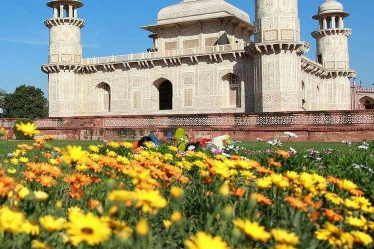 Agra: Skip-the-Line Taj Mahal Express Entry Ticket