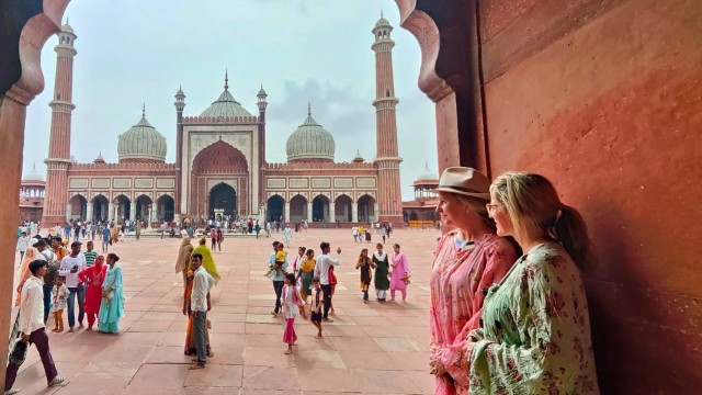 Visit Delhi Old and New Delhi Private Guided City Tour in Fazilpur