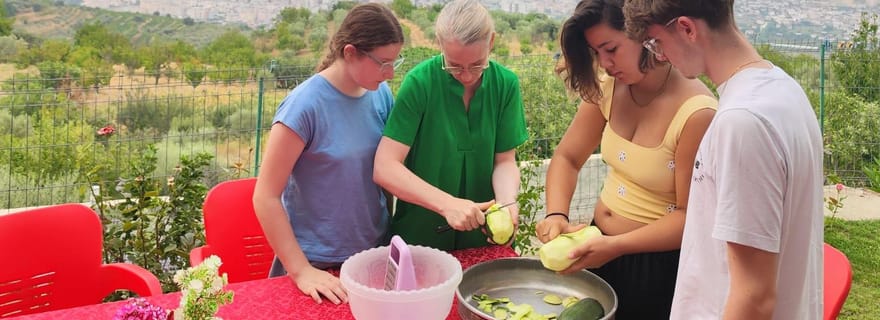 Berat : Cours de cuisine de la ferme à la table avec une famille locale