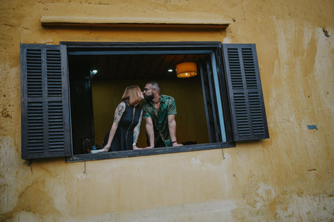 Hoi An: Private Photoshoot with Rowboat Ride & Lanterns