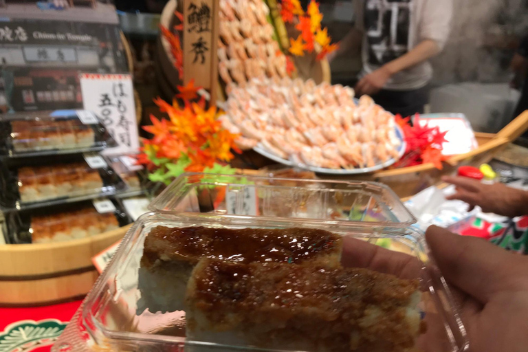 Kioto: recorrido a pie en Gion con desayuno en el mercado de Nishiki